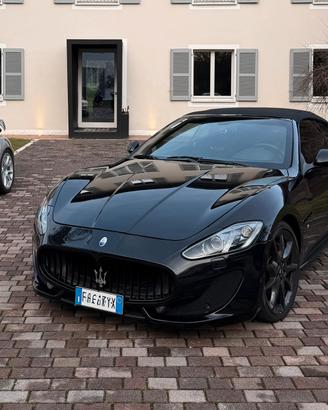 Maserati GranCabrio Italiana Tagliandi Ferrari