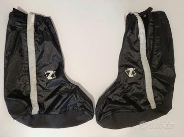 Coprscarpe antipioggia per moto marca Zonzo