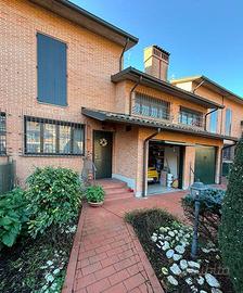 Villa di 248 m² con più di 5 locali a Modena