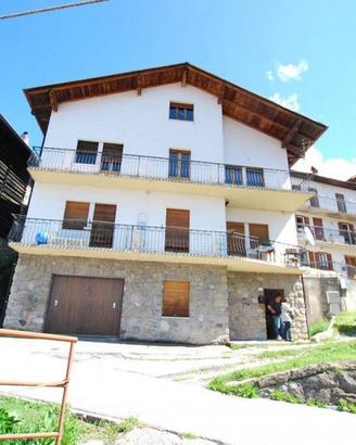 Casa indipendente di 296 m² con 5 locali e box aut