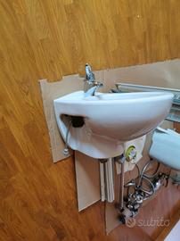 Bidet sospeso con rubinetto