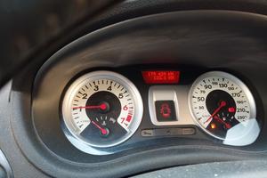 Renault Clio.  1. 200