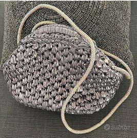 Pochette ad uncinetto