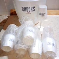 Secchiello + 6 calici in plastica per cocktail.