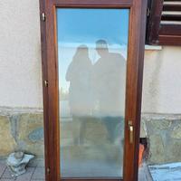 Finestra legno con vetro satinato per bagno