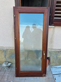 Finestra legno con vetro satinato per bagno