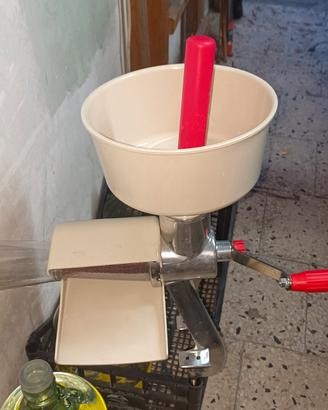 passa pomodoro da tavolo mai usato 