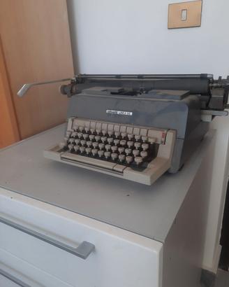 Macchina da scrivere doppio carrello