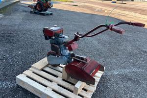 motocoltivatore marca Benassi con fresa da 33 cm