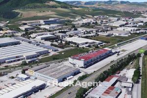 VENDITA LOCALE COMMERCIALE IN AREA INDUSTRIALE - T