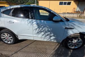 Jaguar e-pace cambio automatico 