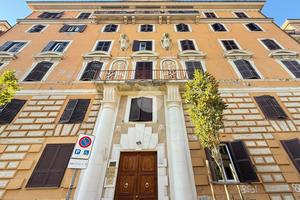 3 LOCALI A ROMA
