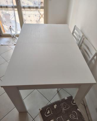 TAVOLO E SEDIE 