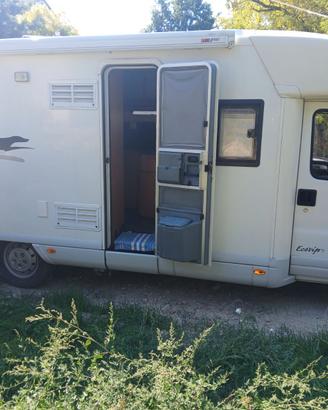 Camper semintegrale Laika 6.1