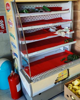 Vetrina frigo latticini o verdura 