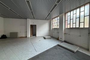 Loc. di 90 mq adatto a ufficio/studio/magazzino