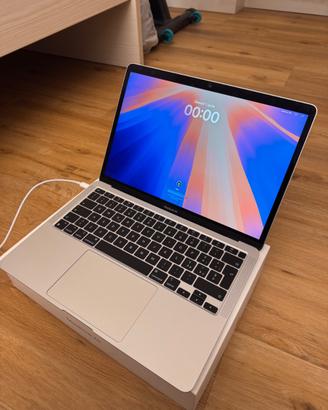 MacBook Air 13” Apple M1 – PARI AL NUOVO –
