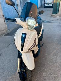 Beverly 350 Sport Touring