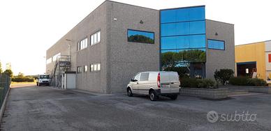 Fabbricato uso industriale