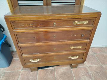 Comò vintage in legno massello