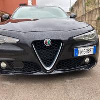 Vendesi paraurti intatto alfa Giulia