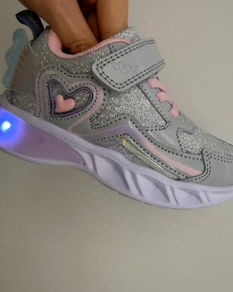 Scarpe da ginnastica con suola luminosa