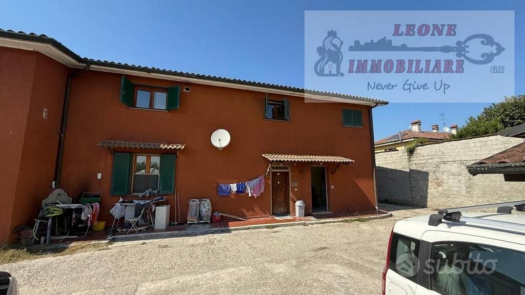 Villa di 150 m² con 3 locali e posto auto a Bascap - Vista 2