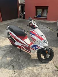 Malaguti Phantom F12r Ducati edition