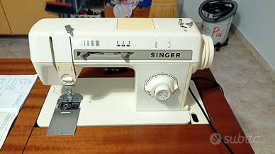 Macchina da cucire elettrica Singer con mobile
