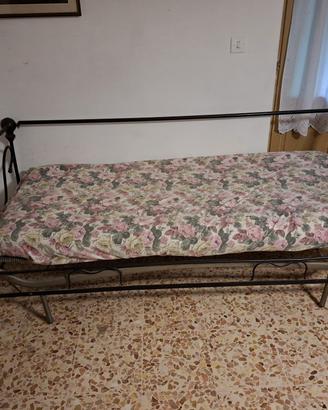 Divano ferro battuto. 
