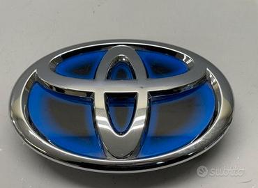 Stemma/Logo paraurti anteriore Toyota Yaris Hybrid