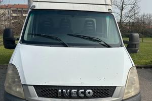 FURGONE IVECO ISOTERMICO CON GRUPPO FRIGORIFERO
