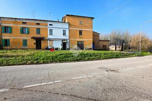 CASA SEMINDIPENDENTE A BAGNOLO SAN VITO