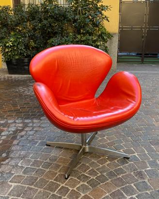 POLTRONCINA MODELLO SWAN CHAIR.