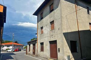 PALAZZINA A ESINE