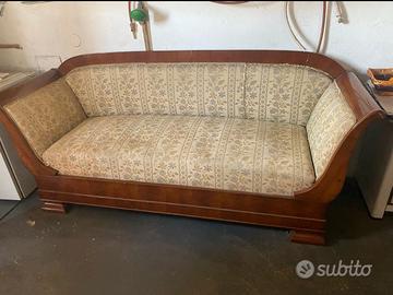 Divano antico da restaurare