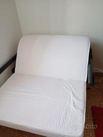   poltrona letto con doghe in legno 