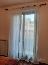 N. 2 tende filtranti bianche portafinestra+bastone