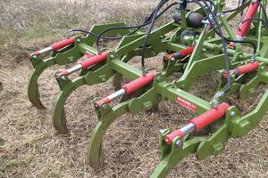 Ripuntatore a 7 ancore con carrello trainato