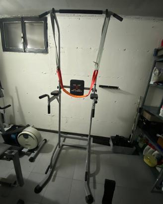 Attrezzo palestra con fascia