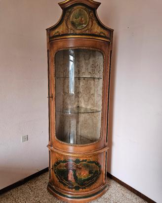 Vetrinetta angolare con decorazioni dipinte a mano