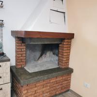 caminetto a legna con Rivestimento 