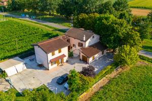 BIFAMILIARE A NOVELLARA