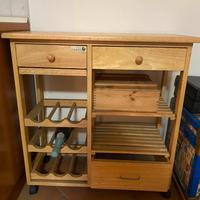 Mobile in legno porta bottiglie