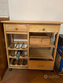 Mobile in legno porta bottiglie