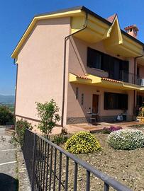 Villetta a Schiera