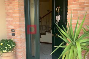 RECENTE BIFAMILIARE CON GIARDINO,IN CENTRO-RifFPP1