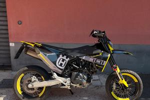 Husqvarna 701 supermoto