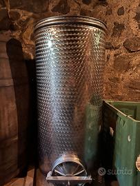 Serbatoio inox vino ad aria 600 L con portella