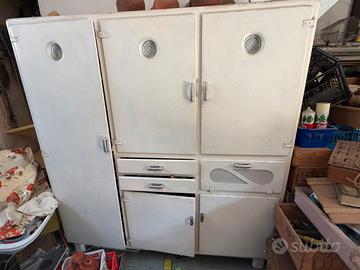 Ghiacciaia vintage smaltata da restaurare